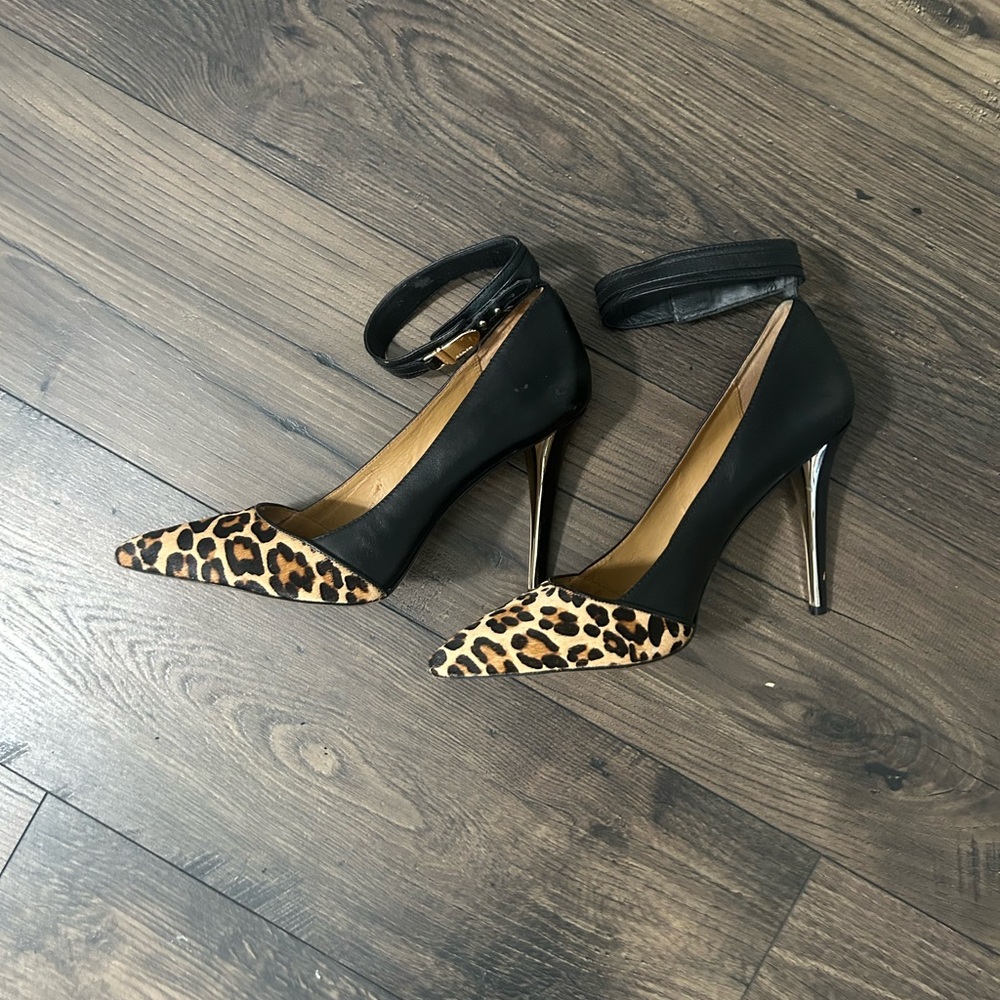Coach cheetah pumps